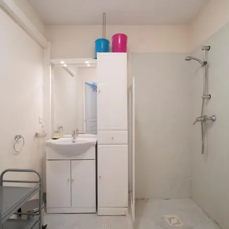 Charming Studio With Balcony In Appartement Nice